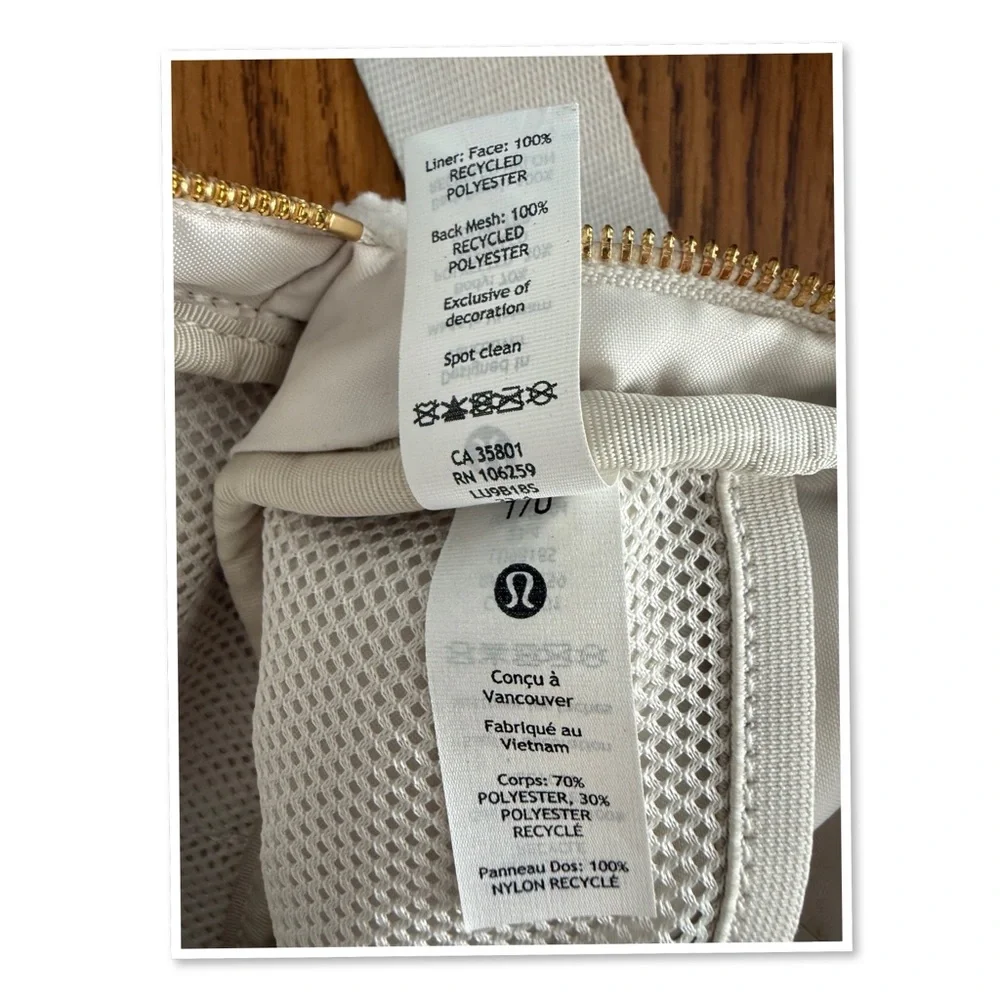 Lululemon Athletica Ivory Fleece Everywhere Bag With Belt - Picture 14 of 15